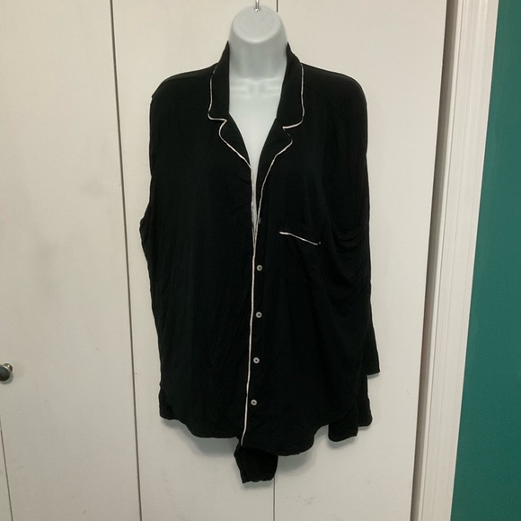 Victoria's Secret Other - Heavenly by Victoria Secret pajama set long sleeve shirt & shorts XL extra large